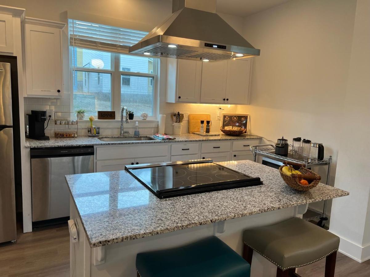New Centennial Park Luxury Smart Home W Courtyard Fayetteville Kültér fotó